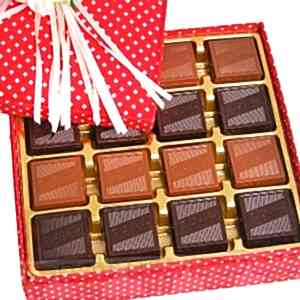Puantiyeli Kare Hediye Madlen Çikolata