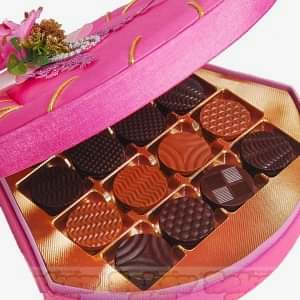 Pembe Üçköşe Love Hediyelik Çikolata