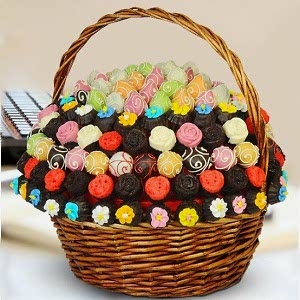 Truffle Çilek Kek Sepeti